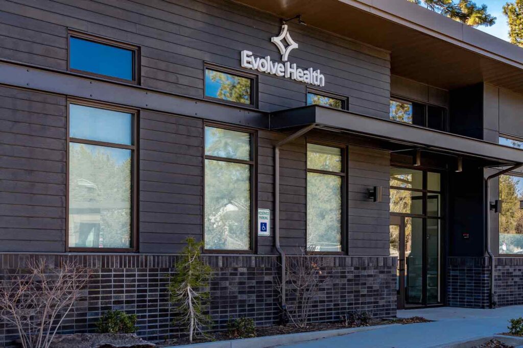 Evolve health brick accents by Rasmussen Masonry in Bend Oregon
